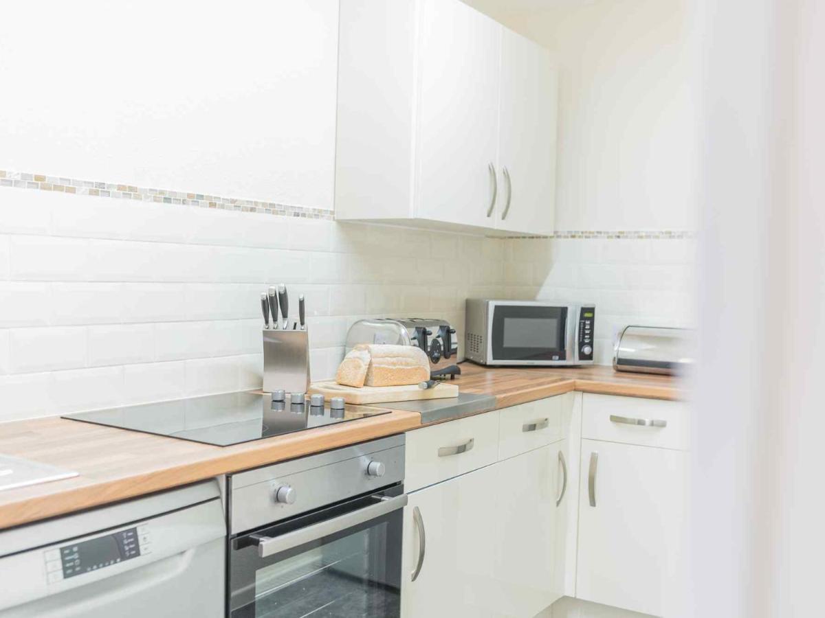 Pass The Keys Comfortable 3 Bed In Central Bowness With Parking Windermere Eksteriør bilde